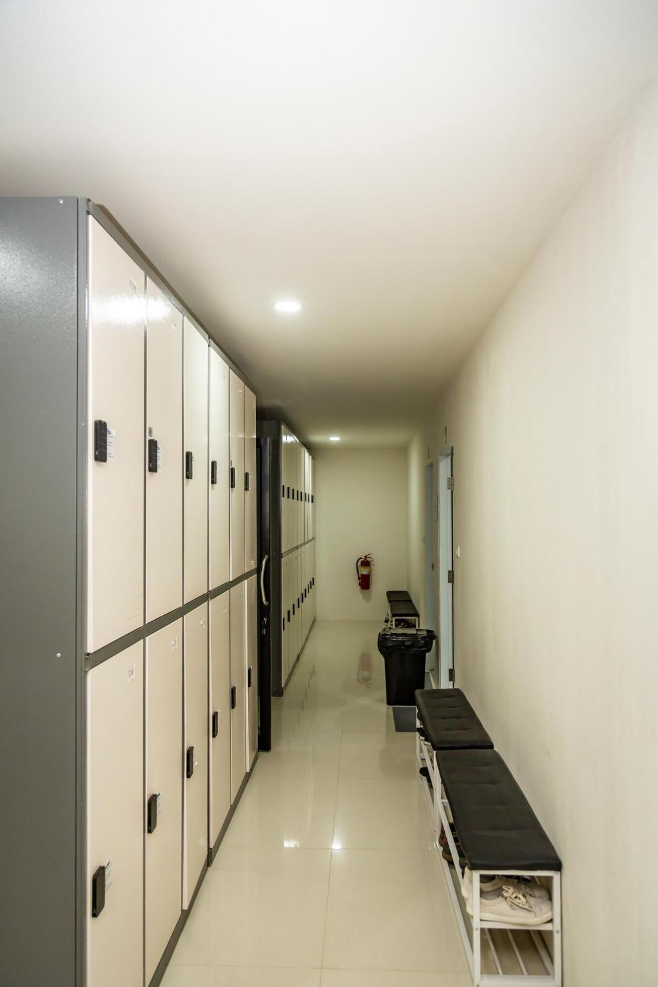 Kiwi Capsule Hotel بانكوك المظهر الخارجي الصورة
